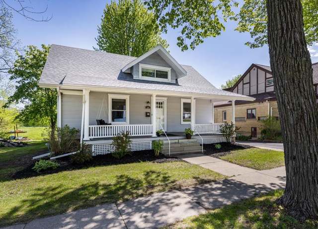 Property at 324 W Edgewater St, Portage, WI 53901, 3 beds, 2.5 baths