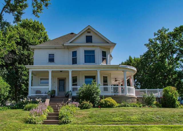 Property at 32 Alma St, Benton, WI 53803, 3 beds, 2.5 baths