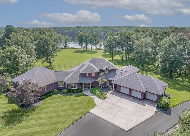 Property at 2688 Scenic Dr, Stevens Point, WI 54481, 3 beds, 4.5 baths