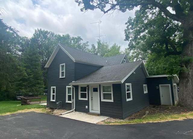 Property at S5687 Old Lake Rd, Baraboo, WI 53913, 4 beds, 4.5 baths