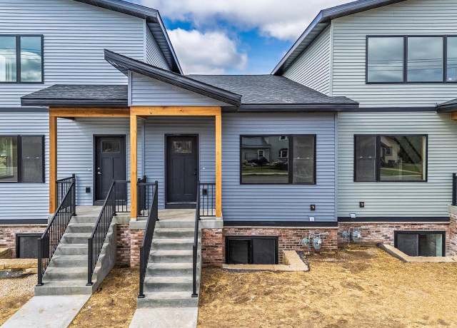 Property at 232 S Dewey Ave, Reedsburg, WI 53959, 2 beds, 2.5 baths