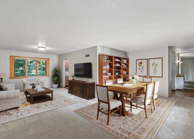 Property at 571 S Hillcrest Dr, Verona, WI 53593, 5 beds, 2.5 baths
