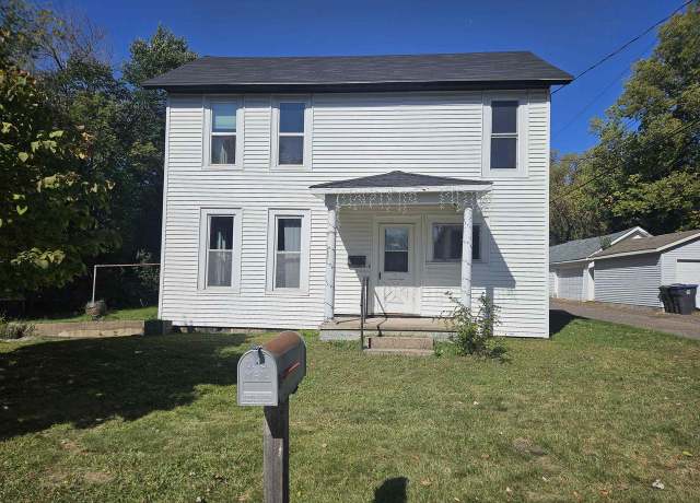 Property at 210 E Willow St, Chippewa Falls, WI 54729, 4 beds, 1 bath
