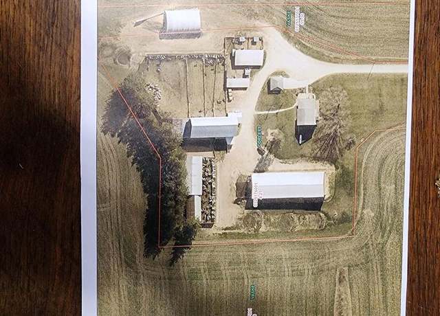 Property at 27495 205th St, Garnavillo, IA 52049, 4 beds, 2.5 baths