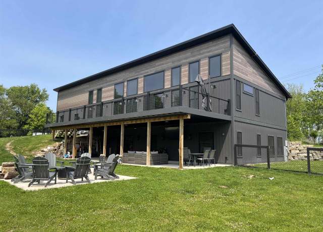 Property at S7915 Ruthe Badger Ln, Merrimac, WI 53561, 4 beds, 3 baths