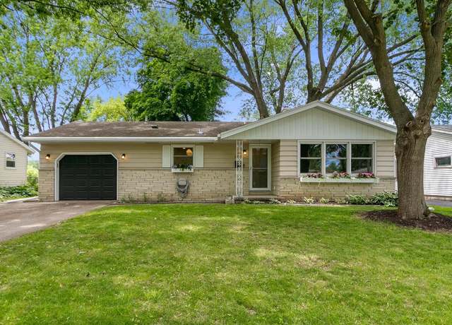Property at 1210 Acewood Blvd, Madison, WI 53716, 3 beds, 2 baths