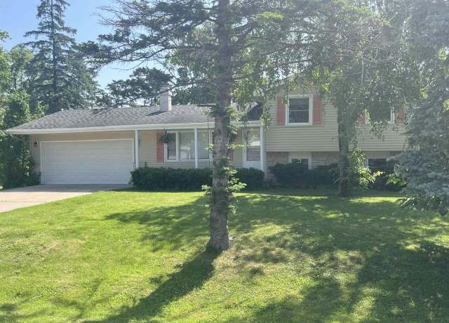 Property at 510 Hawthorne Dr, Omro, WI 54963, 2 beds, 2 baths