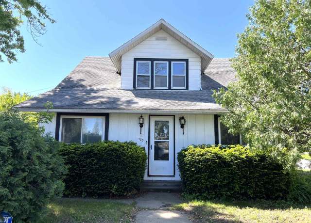 Property at 130 W Glenn St, Prairie Du Chien, WI 53821, 3 beds, 2 baths