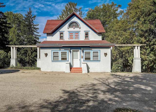 Photo of 902 Park Ave, Columbus, WI 53925