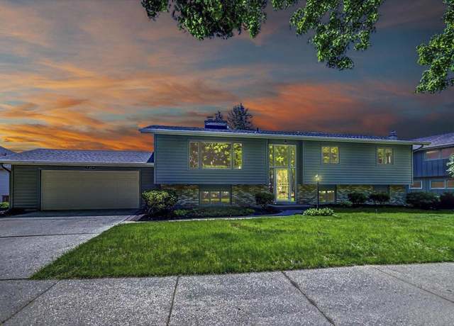 Property at 5401 Comanche Way, Madison, WI 53704, 4 beds, 3 baths