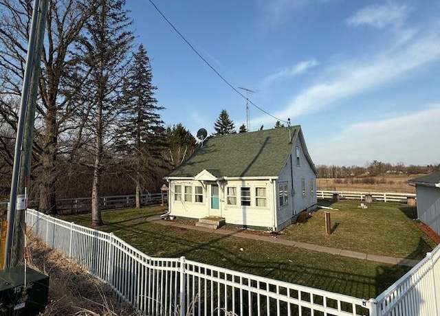 Property at 701 N Brooklyn Ave, Elroy, WI 53929, 2 beds, 1 bath