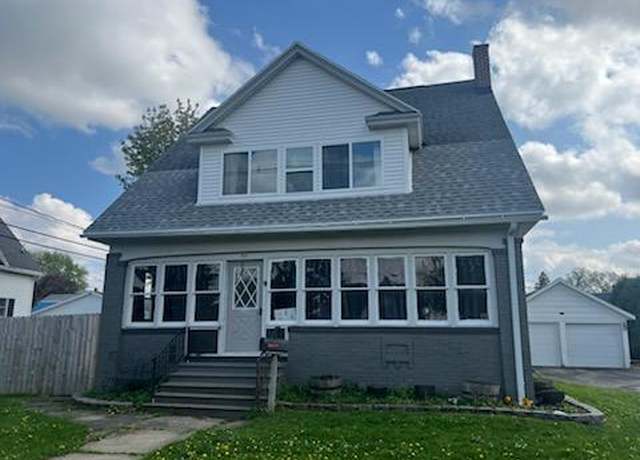 Property at 717 E Jefferson St, Waupun, WI 53963, 3 beds, 2 baths