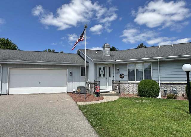 Property at 4025 Mackinac Dr, Janesville, WI 53546, 2 beds, 2.5 baths