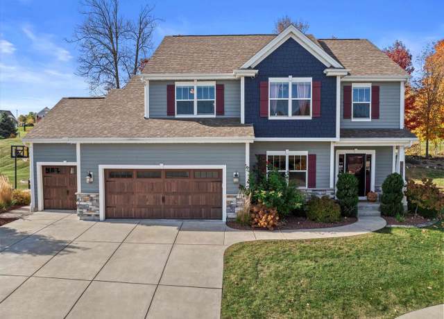 Property at 1549 Cambridge Ct, Hubertus, WI 53033, 4 beds, 3.5 baths
