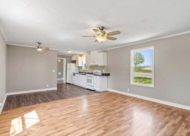 Property at 10 Fairlane Ct, Madison, WI 53713, 3 beds, 2 baths