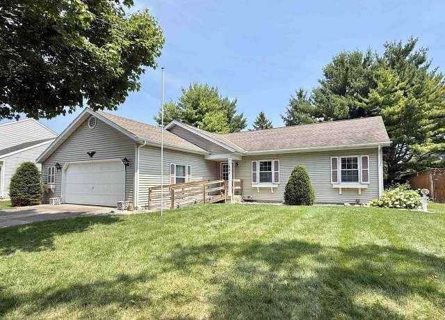 Property at 1800 Excalibur Dr, Janesville, WI 53546, 3 beds, 2.5 baths