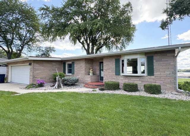 Property at N8211 S Mckinley Beach Rd, Beaver Dam, WI 53916, 2 beds, 2 baths