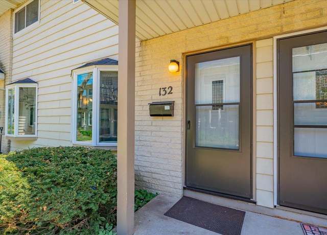 Property at 132 Lakewood Gardens Ln #132, Madison, WI 53704, 2 beds, 1.5 baths