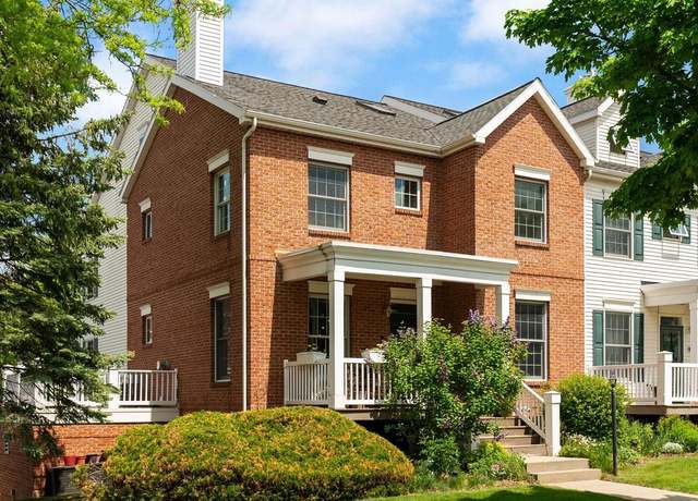 Property at 6002 Dell Dr, Madison, WI 53718, 2 beds, 2.5 baths
