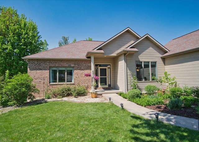 Property at 6816 Algonquin Dr, Middleton, WI 53562, 5 beds, 3 baths