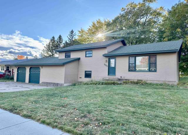 Property at 803 East Ave, Tomah, WI 54660, 3 beds, 1.5 baths