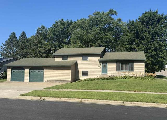 Property at 803 East Ave, Tomah, WI 54660, 3 beds, 1.5 baths