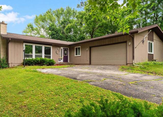 Property at 29 Pilgrim Cir, Madison, WI 53711, 3 beds, 2 baths