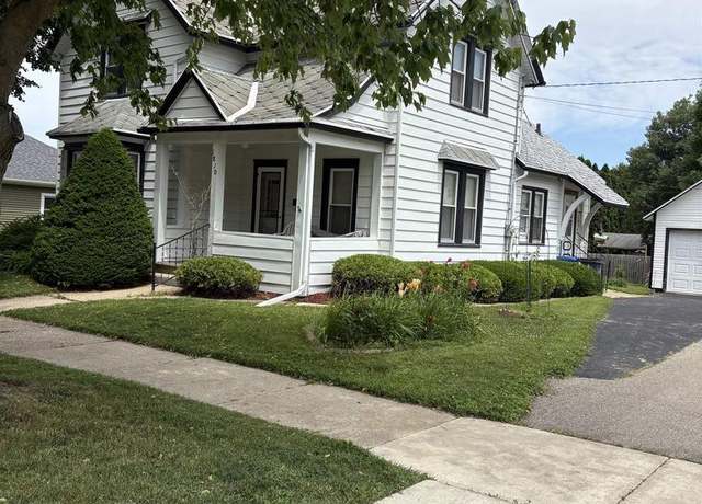 Property at 1810 15th Ave, Monroe, WI 53566, 3 beds, 1.5 baths