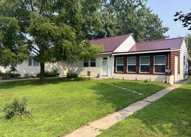 Property at 428 Pine St, Tomah, WI 54660, 2 beds, 1 bath