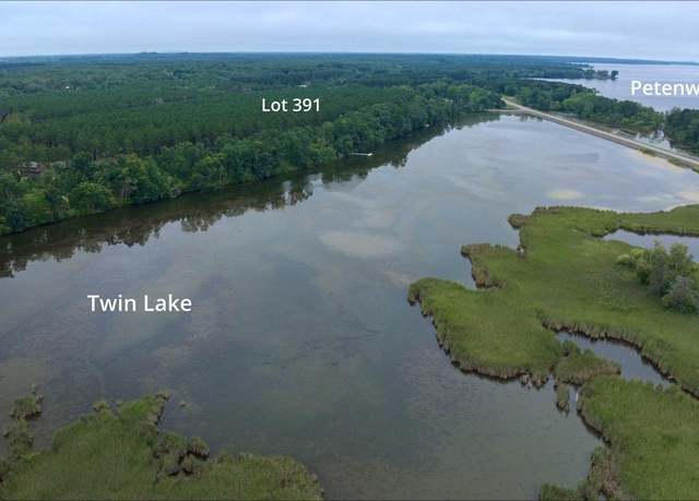 Property at 391 Twin Lakes Trl, Nekoosa, WI 54457