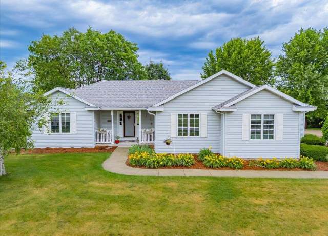 Property at 2756 Yahara Rd, Stoughton, WI 53589, 3 beds, 3 baths