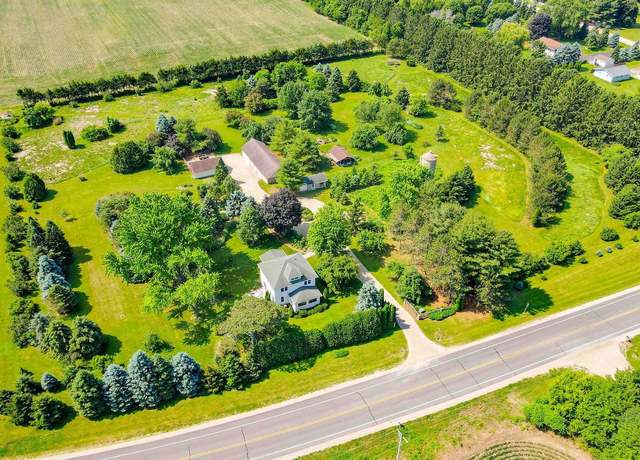 Property at W7031 County Road C, Fort Atkinson, WI 53538, 4 beds, 3.5 baths
