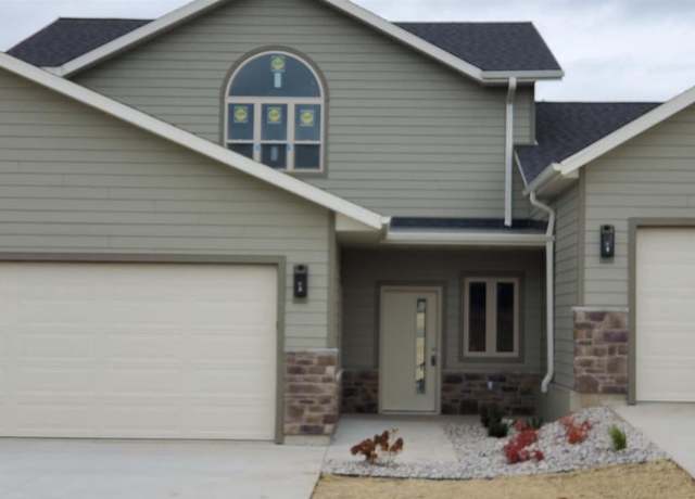 Property at 422 Louis Ln, Baraboo, WI 53913, 3 beds, 2.5 baths