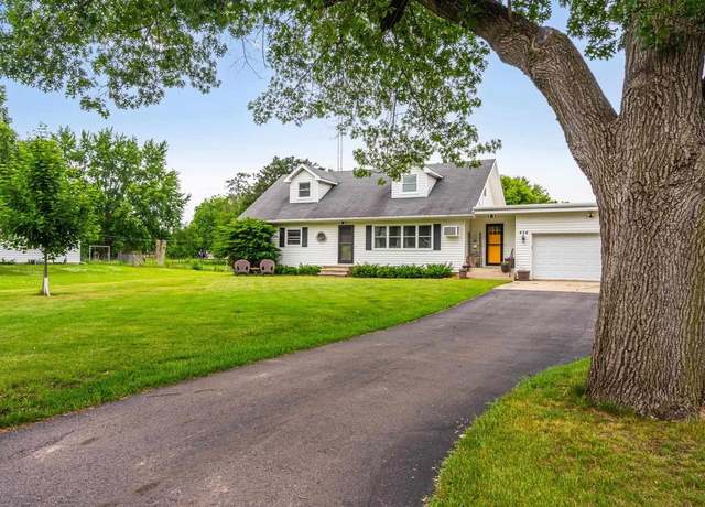 Property at 456 N Wisconsin St, Berlin, WI 54923, 4 beds, 2 baths