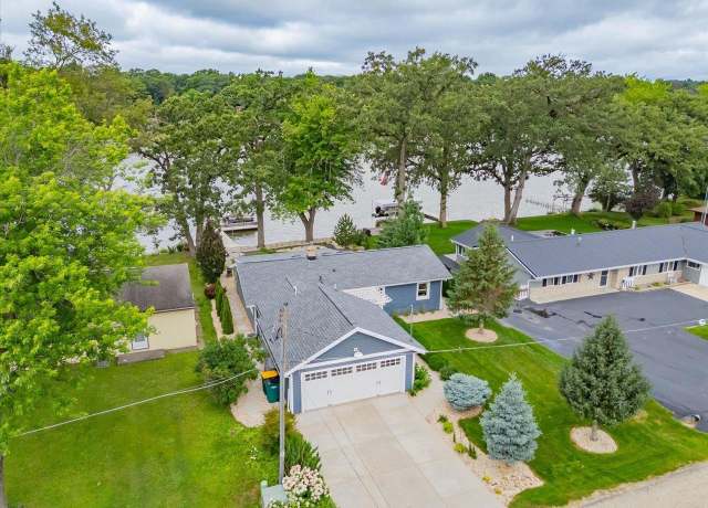 Property at 10045 N Ellendale Rd, Edgerton, WI 53534, 3 beds, 1.5 baths