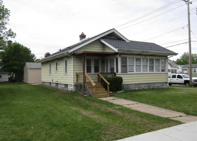 Property at 1102 W State St, Janesville, WI 53546, 2 beds, 1 bath