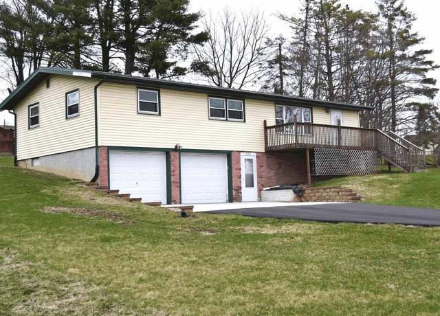 Property at 212 Center St, Elroy, WI 53929, 3 beds, 1 bath