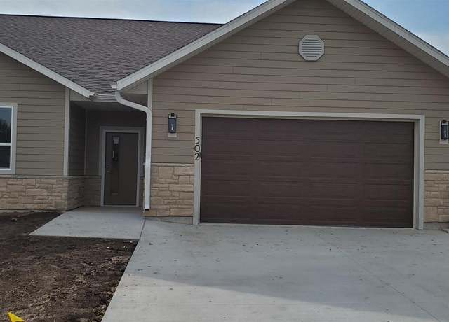 Property at 502 Louis Ln, Baraboo, WI 53913, 2 beds, 2 baths