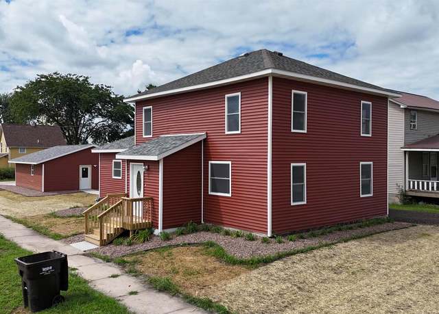 Property at 616 East Ave, Sparta, WI 54656, 4 beds, 3 baths