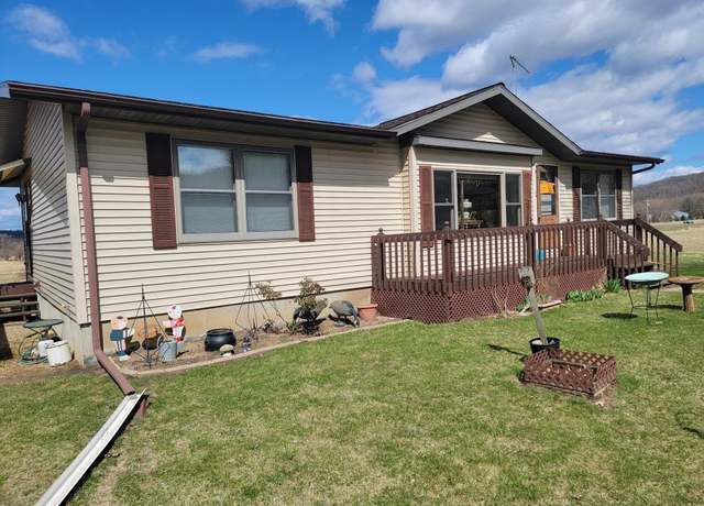 Property at S5026 Greenfield Ln, Baraboo, WI 53913, 3 beds, 2.5 baths