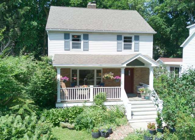 Property at 1226 Wellesley Rd, Madison, WI 53705, 3 beds, 2.5 baths