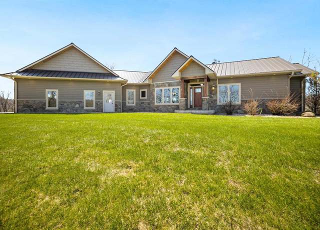 Property at 28092 County Rd N, Richland Center, WI 53581, 3 beds, 2.5 baths