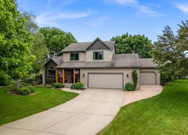 Property at 729 Parkway Dr, Mount Horeb, WI 53572, 3 beds, 3.5 baths
