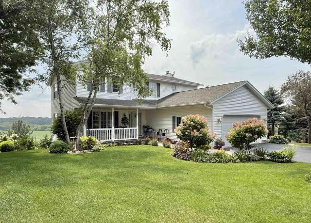 Property at 7504 E State Road 67, Clinton, WI 53525, 4 beds, 3.5 baths