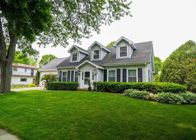 Property at 5306 Arapahoe Ln, Madison, WI 53704, 3 beds, 2.5 baths