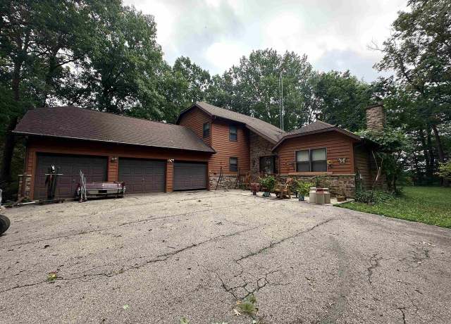 Property at 311 Maple Heights Rd, Marshall, WI 53559, 4 beds, 2 baths