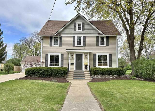 Property at 852 Sherwood Dr NW, Beloit, WI 53511, 5 beds, 2.5 baths