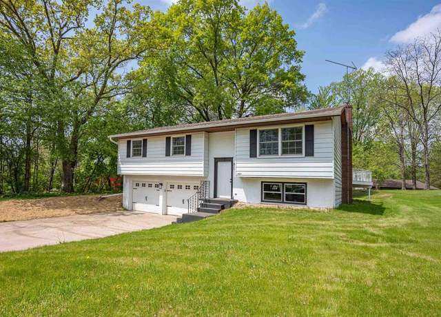 Property at 1725 Algonquin Dr, Baraboo, WI 53913, 3 beds, 2 baths