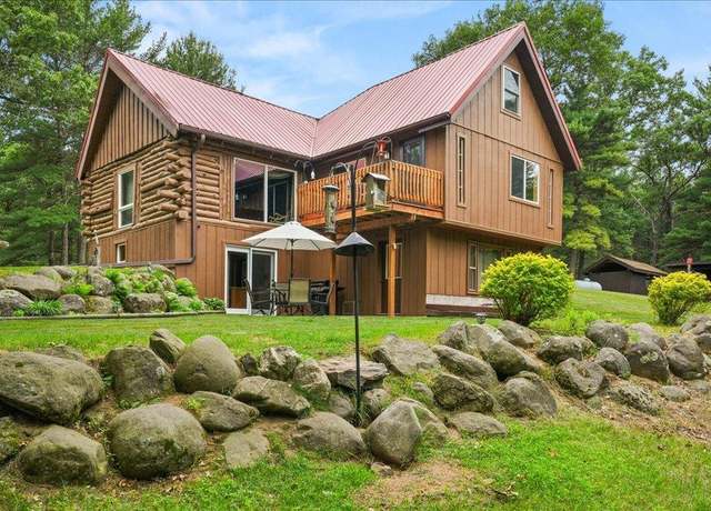 Property at 3458 11th Ave, Wisconsin Dells, WI 53965, 3 beds, 1.5 baths