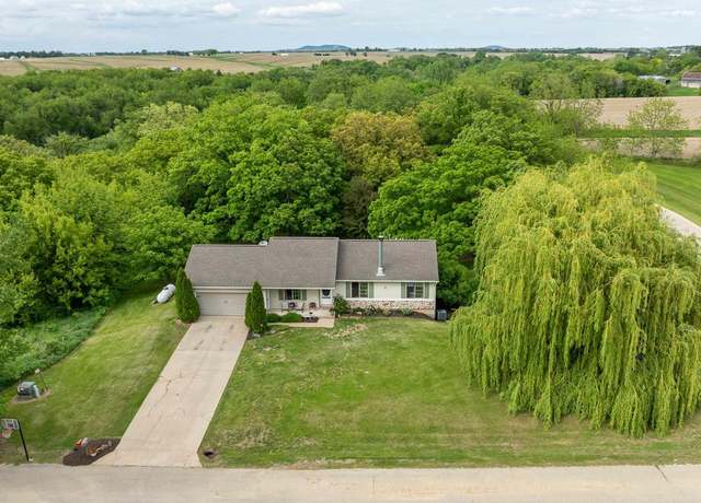 Property at 1320 Raymond Ct, Platteville, WI 53818, 5 beds, 2 baths